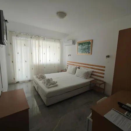 Lozite Hotel 3*